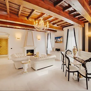 trevi-fountain-luxury-home.it-romehotels.com/