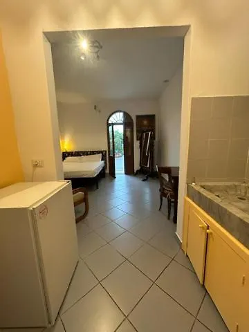 Carlitos Maison Pisa Italy