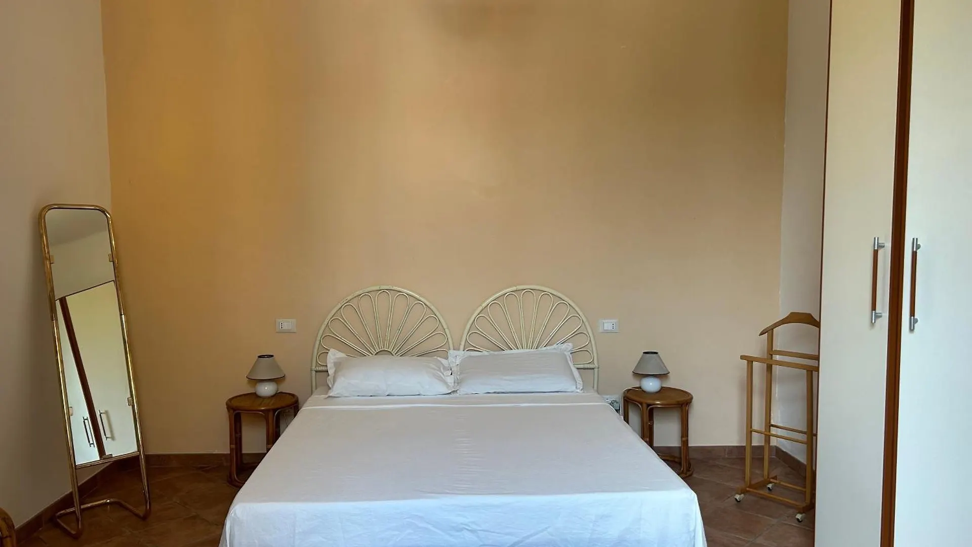 Carlitos Maison Pisa Italy